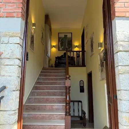 Lucy's House, Elegante Rustico Con Tutti I Comfort Moderni A Guest house *