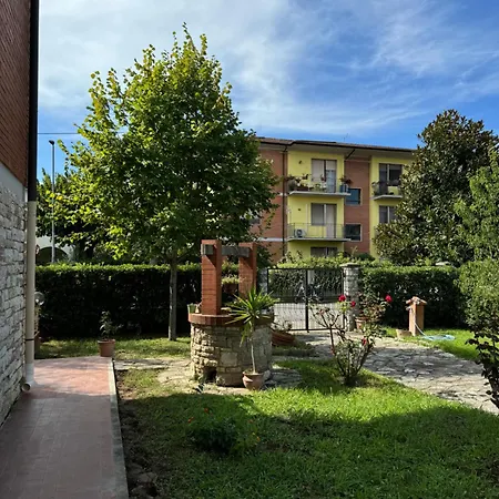 Lucy's House, Elegante Rustico Con Tutti I Comfort Moderni A Guest house