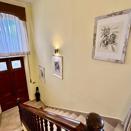 Lucy's House, Elegante Rustico Con Tutti I Comfort Moderni A Guest house